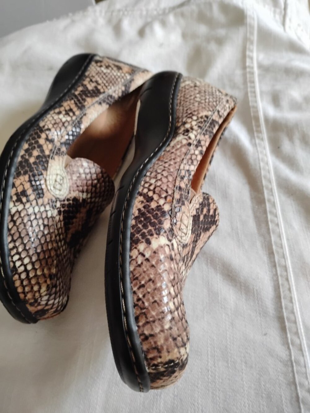 Clarks Collections Brown Leather Snakeskin Motif Sz. 8tif Loafers Sz. - Picture 4 of 6